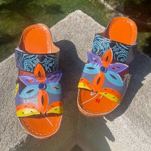 Gently loved ultra lightweight sandals